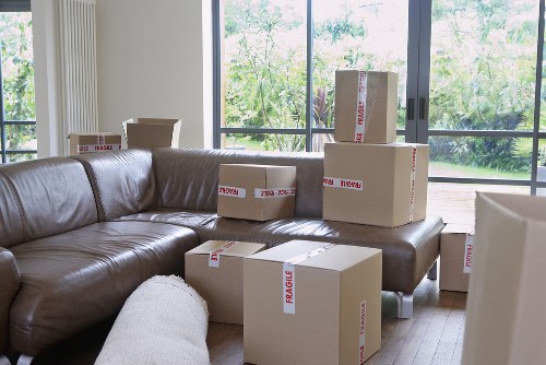 Local moving truck suitable for flats and homes in Paddington